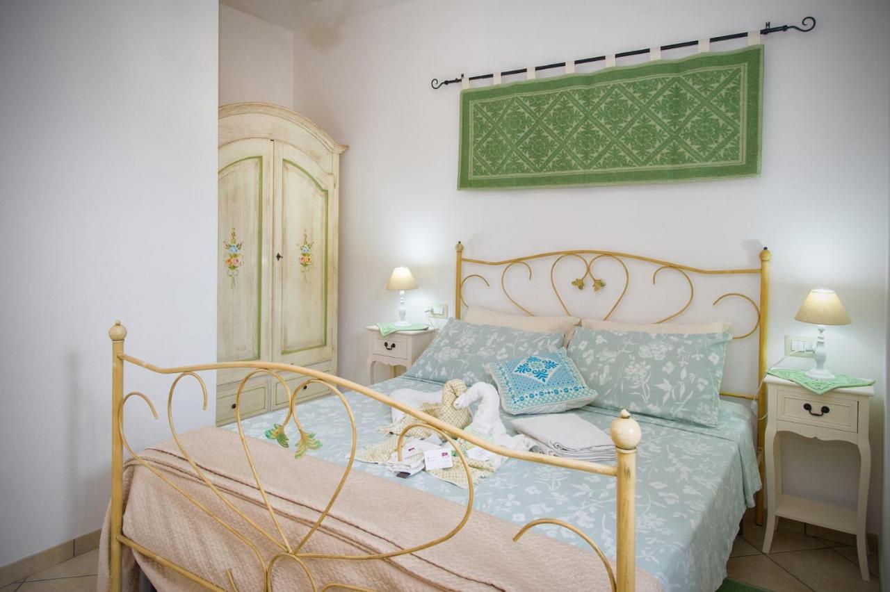 Holiday Room Sa Tebia Oristano Exterior photo
