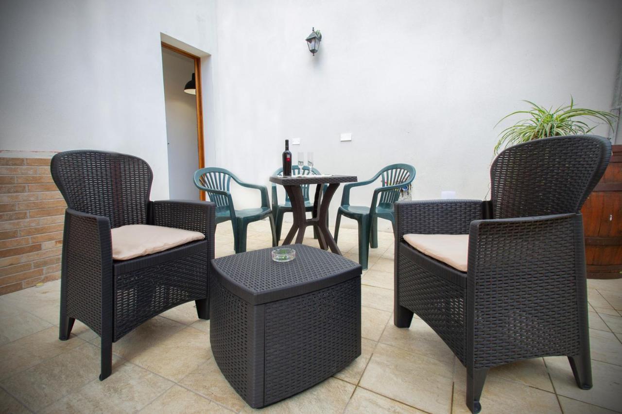 Holiday Room Sa Tebia Oristano Exterior photo