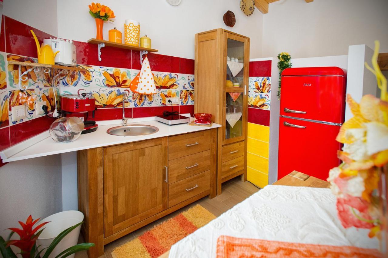 Holiday Room Sa Tebia Oristano Exterior photo