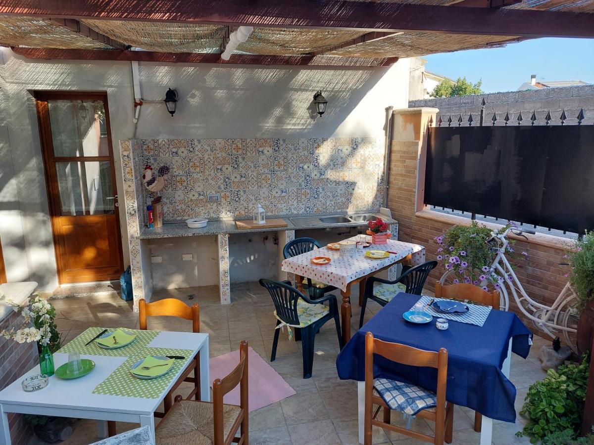 Holiday Room Sa Tebia Oristano Exterior photo
